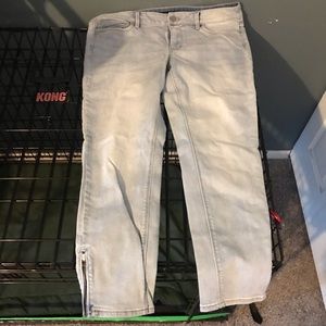 White House Black Market - Light Wash Skinny Crop